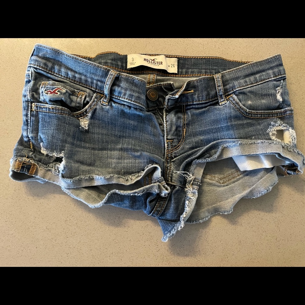 Hollister Shorts size 3